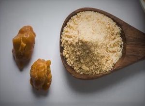 1723448752_1716026266_asafoetida_in_a_spoon_11zon_11zon